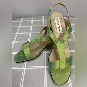 New Nordstrom T Strap Green Yellow Sandals Womens Sz 8 N Pump Heel Strappy Shoes